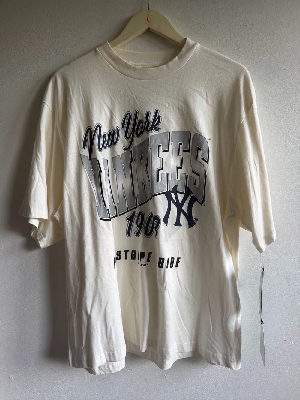 New York Yankees Cream Graphic Tee